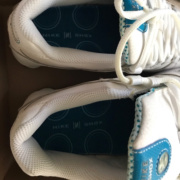 Two pair of women’s Nike Shox tennis shoes - Picture 7 of 8